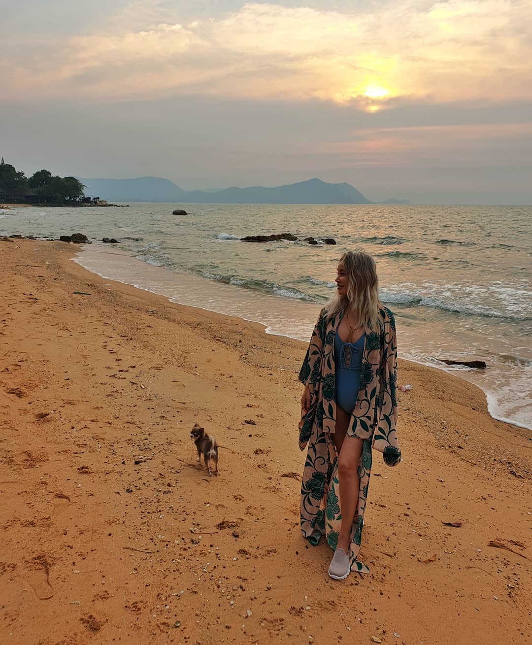 Customer wearing Sumo Vintage